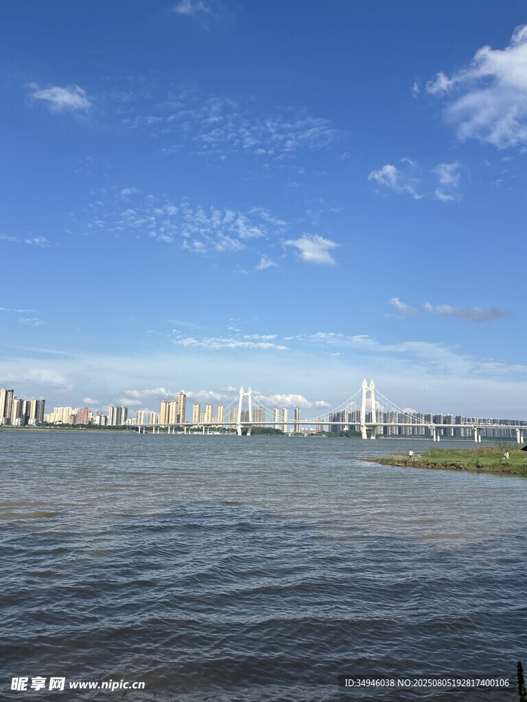 海上大橋風(fēng)光