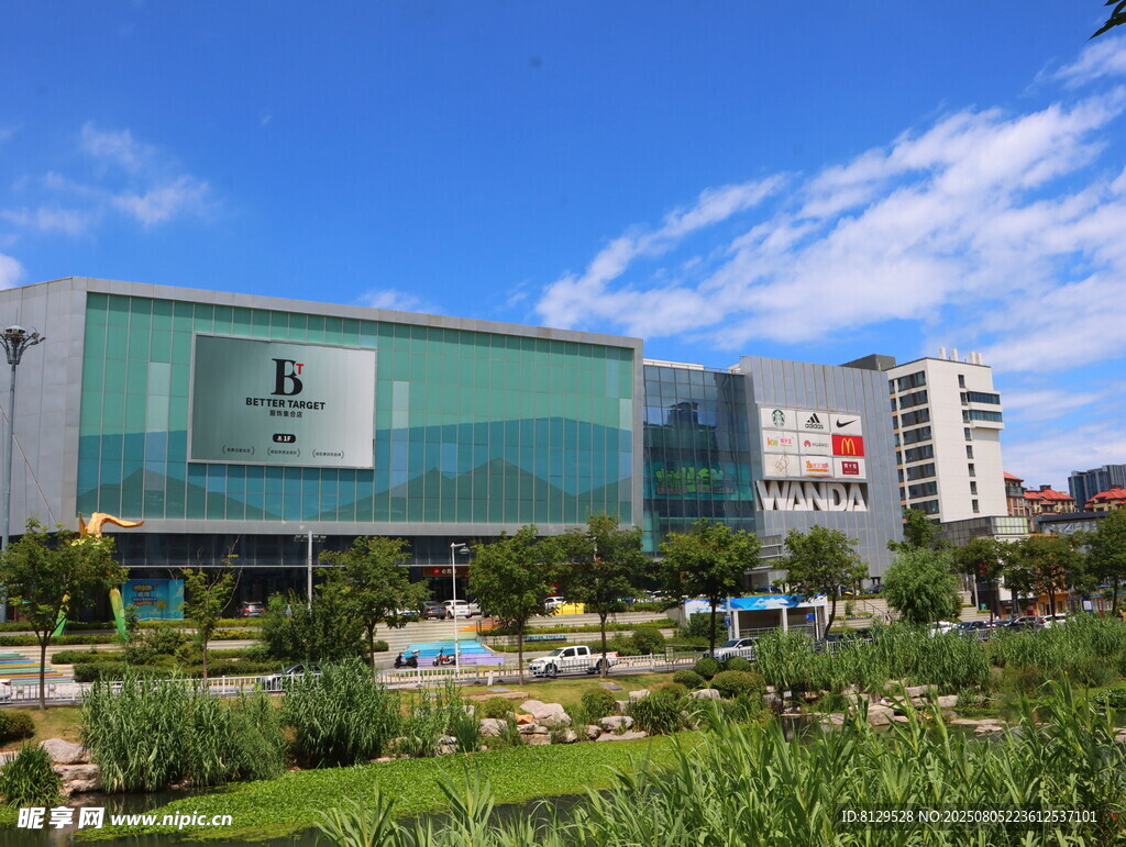 現(xiàn)代城市中的商業(yè)建筑景觀