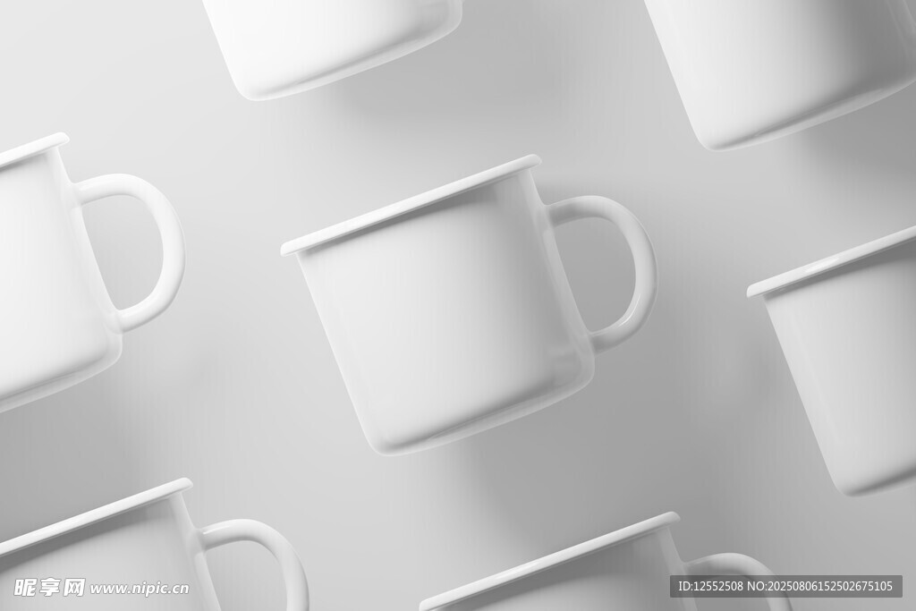白色馬克杯整齊排列展示