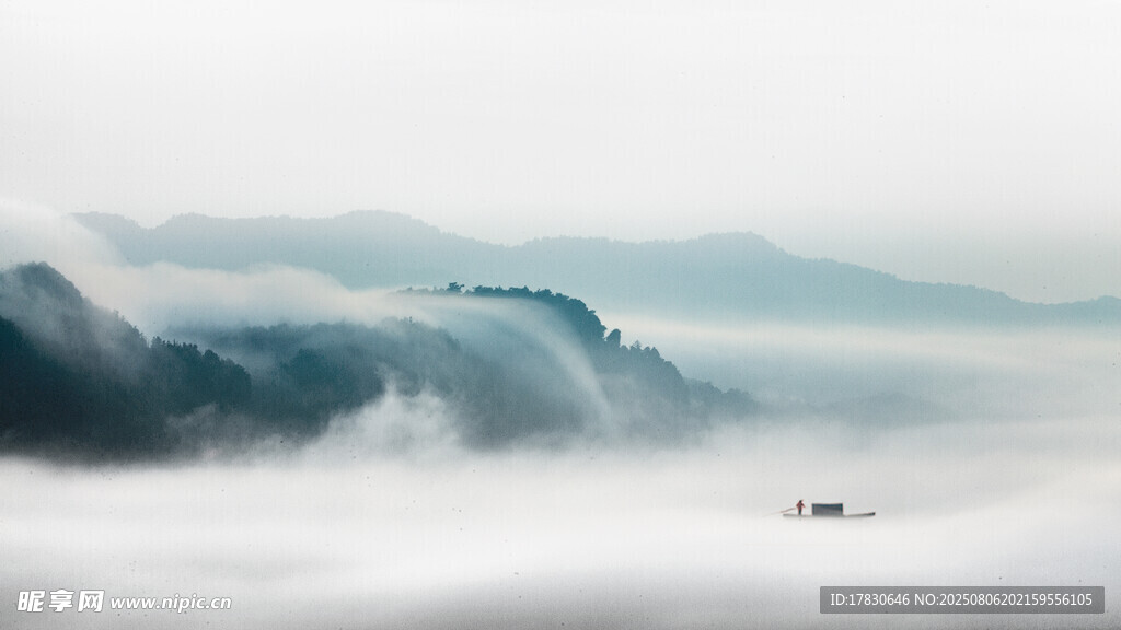 云霧繚繞山間孤舟美景