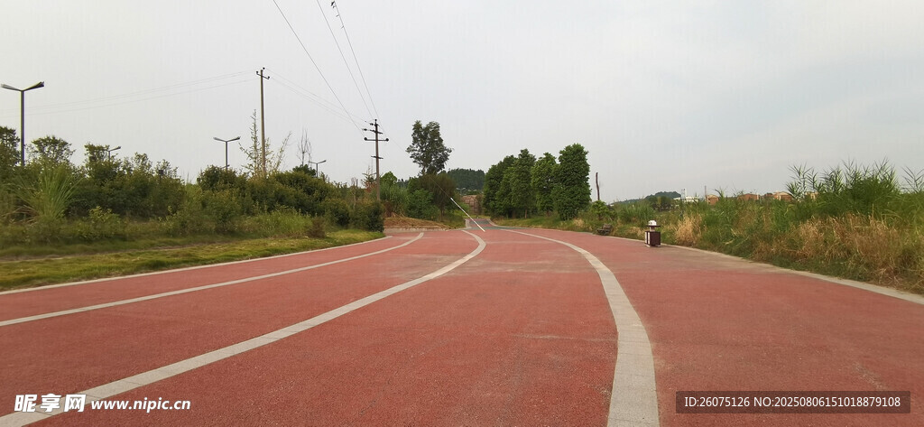 紅色跑道公路