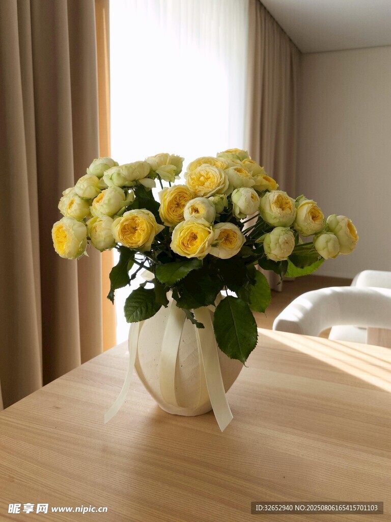黃白玫瑰花