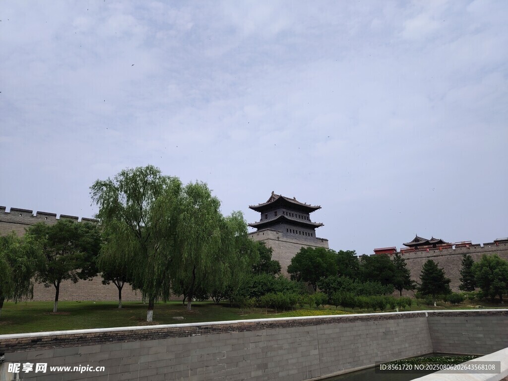 城樓護(hù)城河