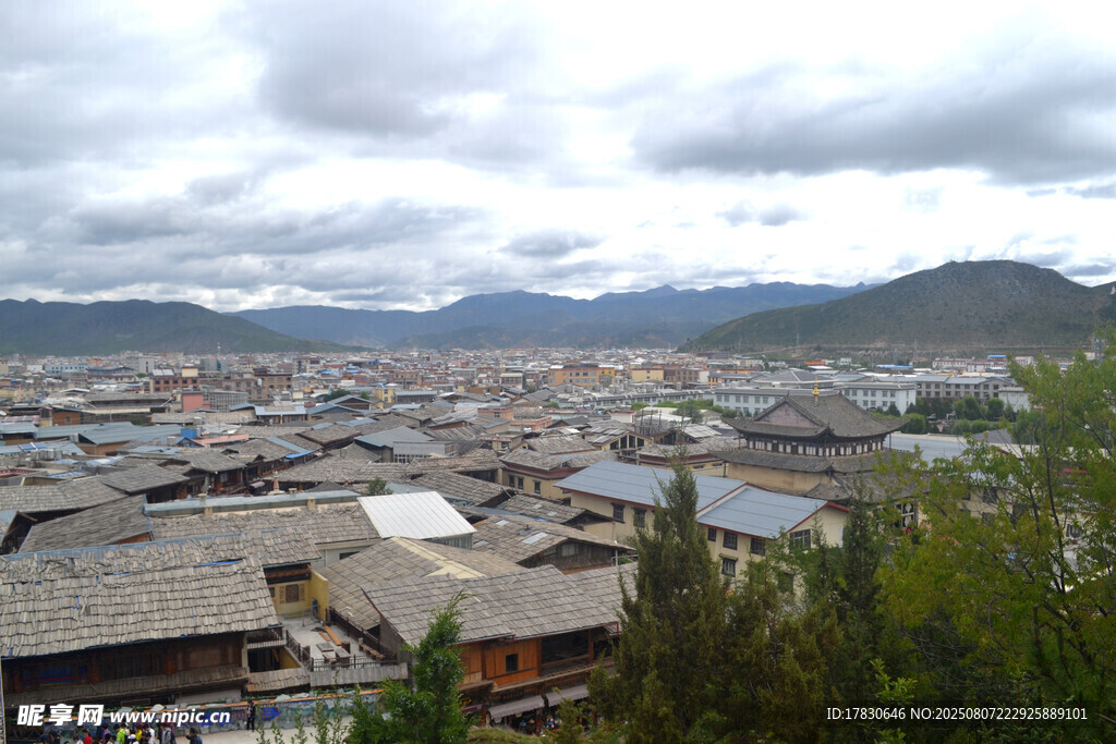 旅游景點(diǎn)香格里拉街道建筑房屋