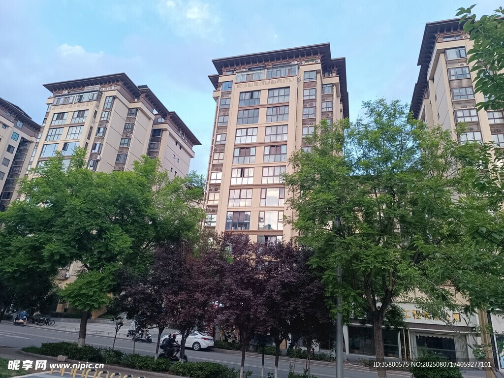 城市中的高層住宅樓景觀