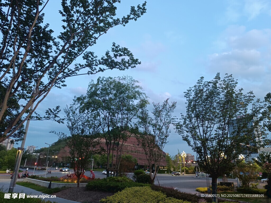城郊黃昏美景