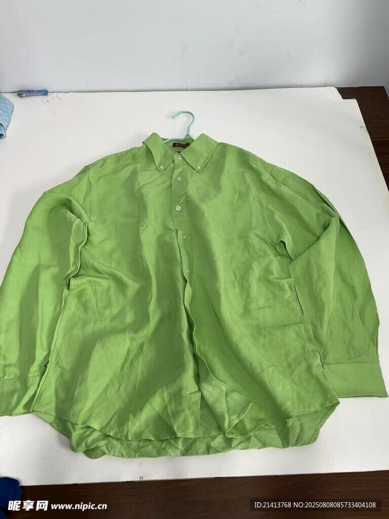 綠色寬松上衣展示