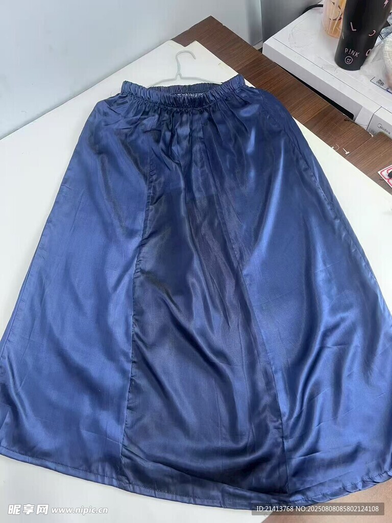 藍(lán)色褶皺布料