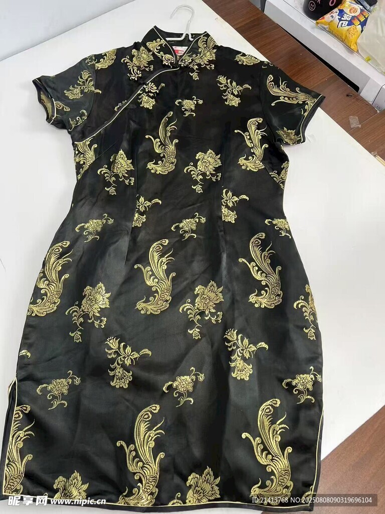 黑色龍紋中式旗袍