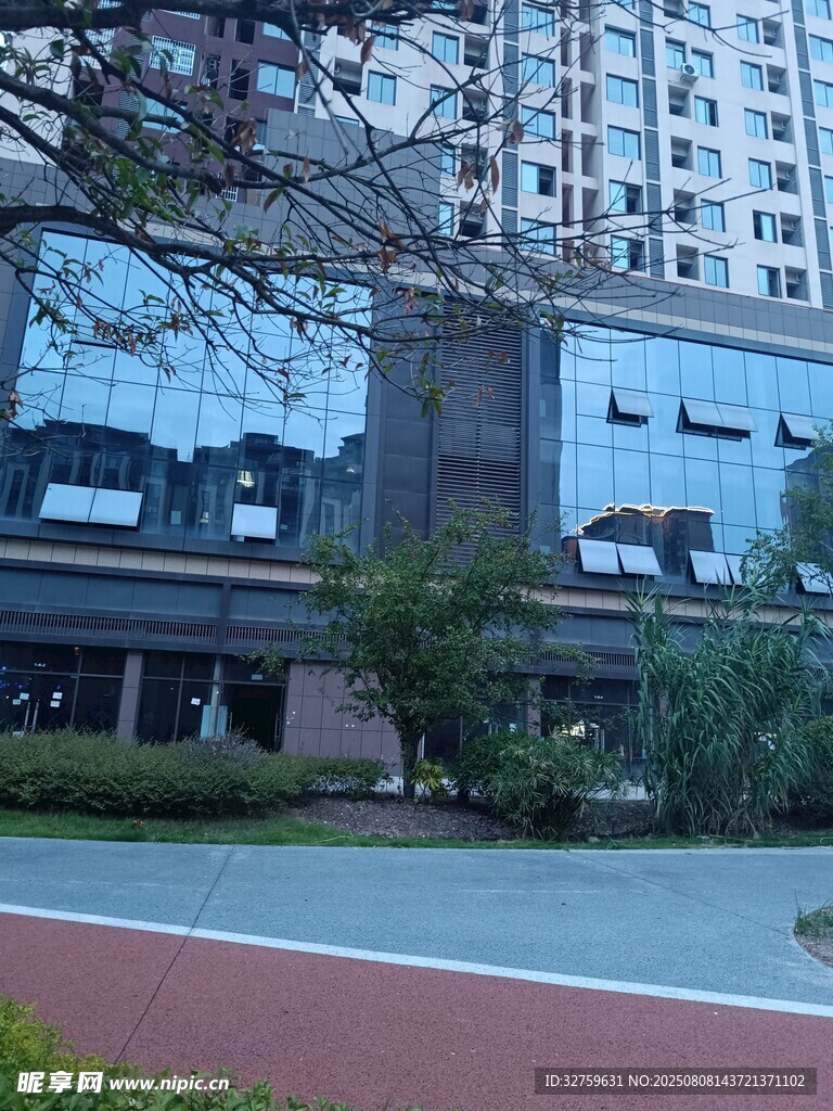 現(xiàn)代城市中的建筑與景觀