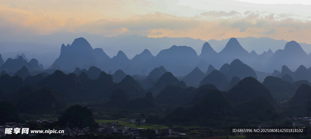 壯美山巒日出美景