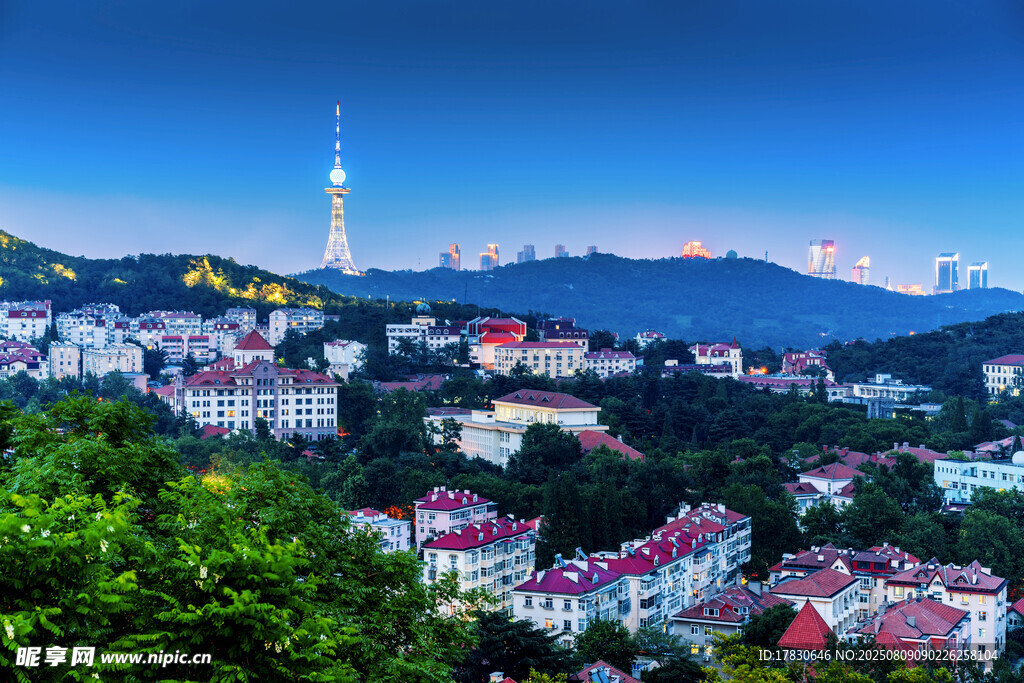山城夜景俯瞰美麗風(fēng)光