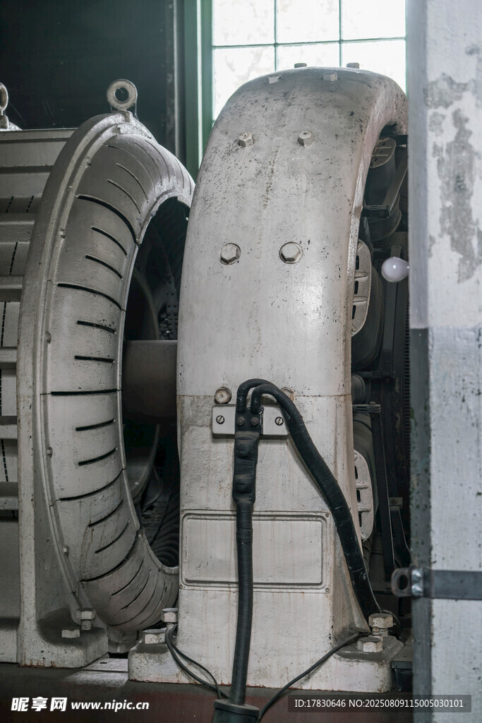 大型工業(yè)電機(jī)設(shè)備展示