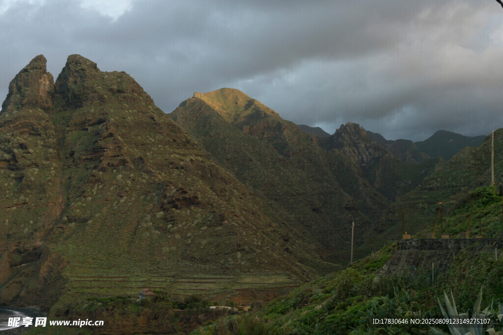 阿納嘎山峰