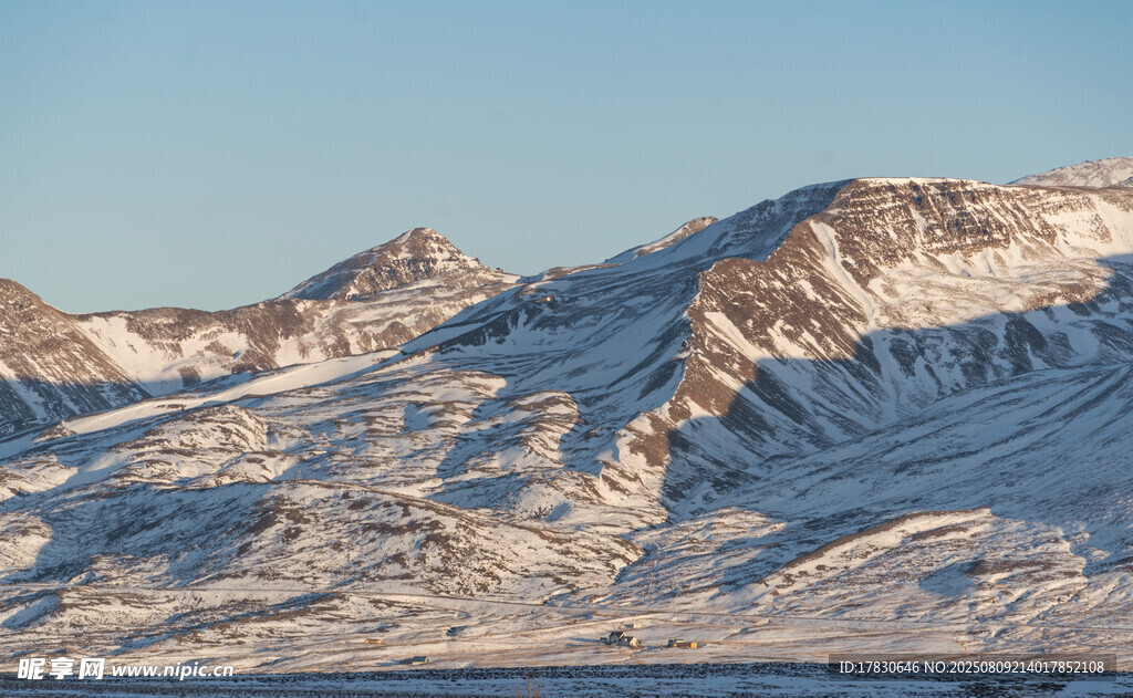 雪山壯麗景致