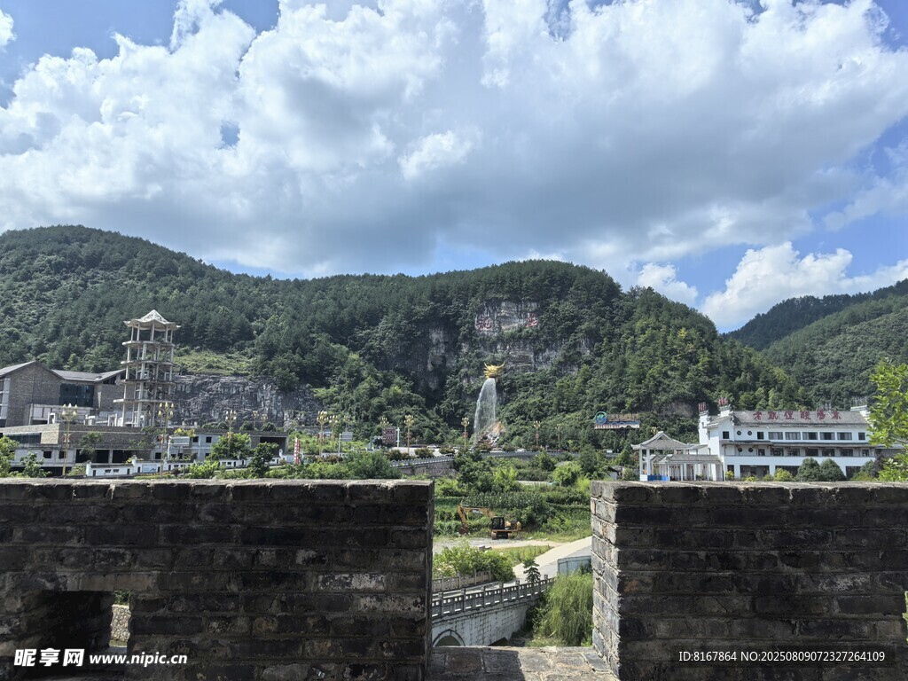 山間古城景觀