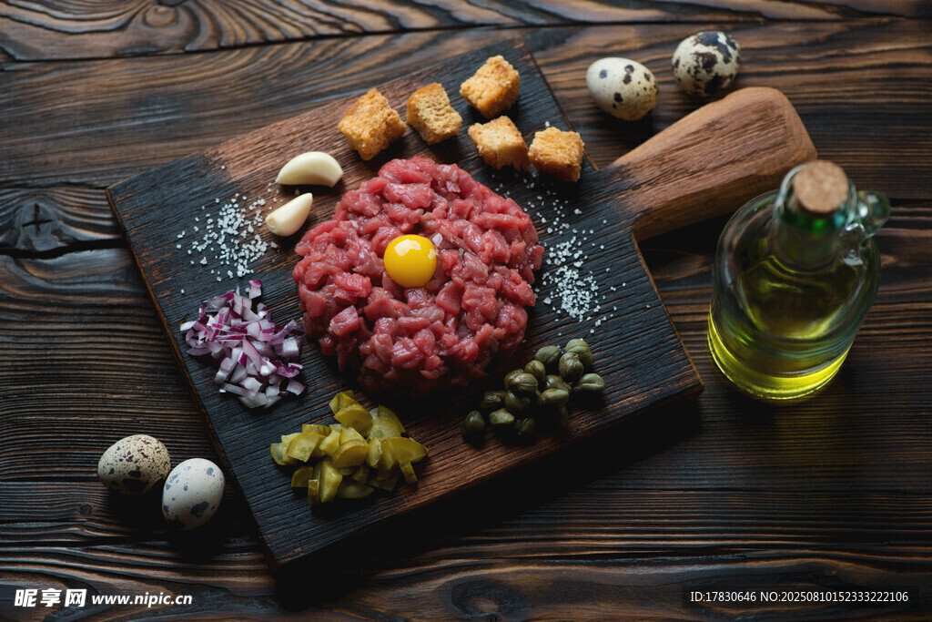 美味生牛肉拼盤及佐料