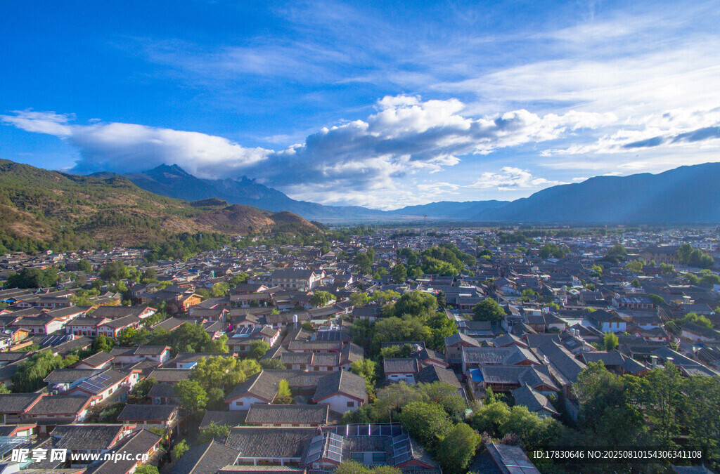 大氣麗江束河古鎮(zhèn)全景