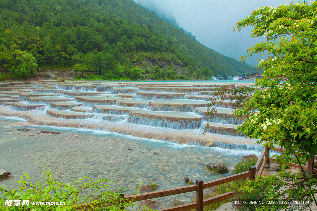 云南麗江玉龍雪山藍(lán)月谷