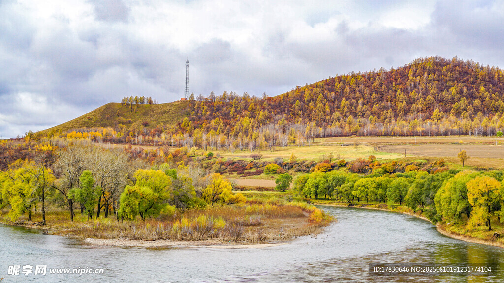 柴河月亮小鎮(zhèn)秋景