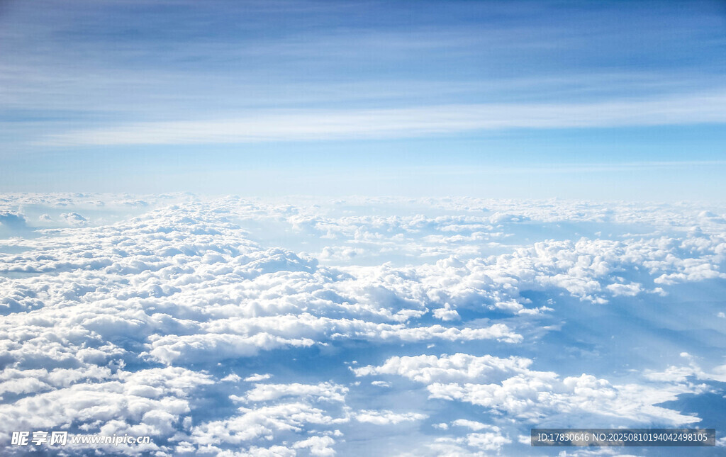 高空俯瞰壯麗云海景觀