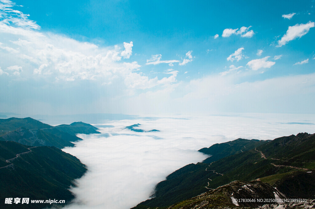 山間云海美景
