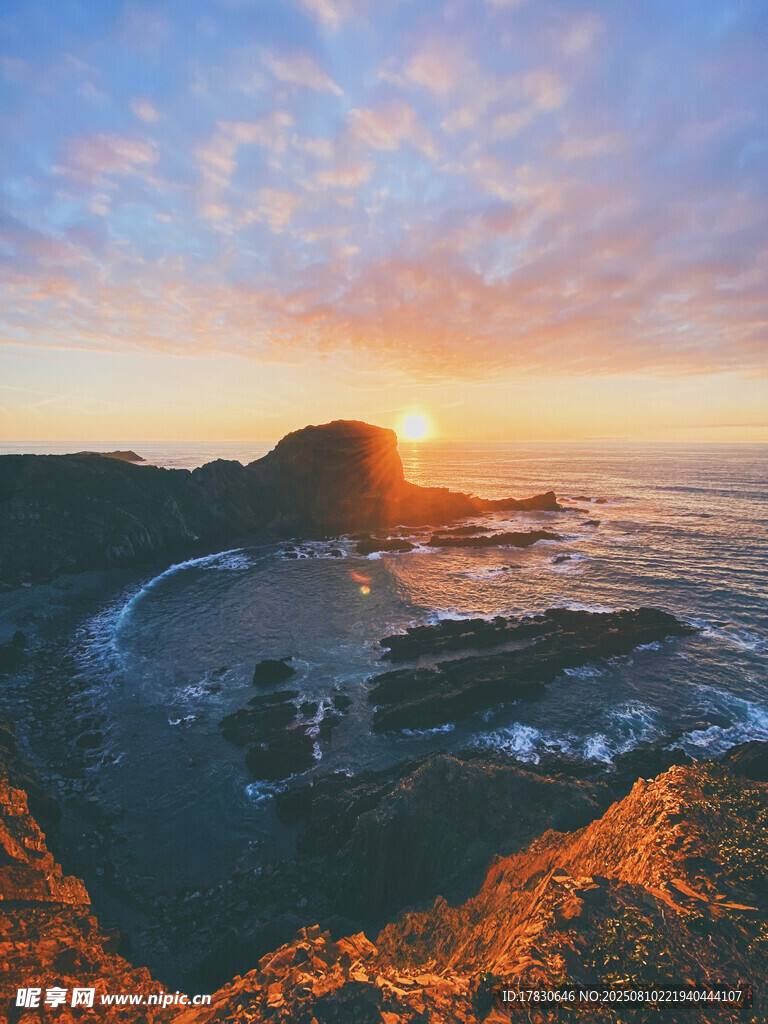 海邊日出壯麗自然景觀