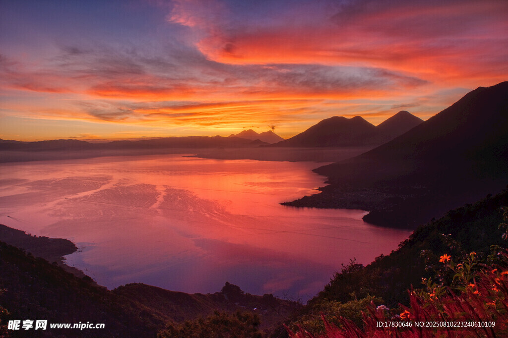 壯麗夕陽(yáng)下的山水美景