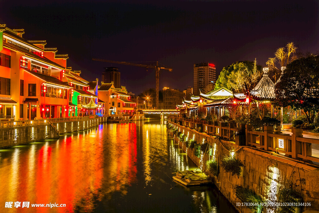 水運(yùn)河附近南昌寺江蘇無錫夜