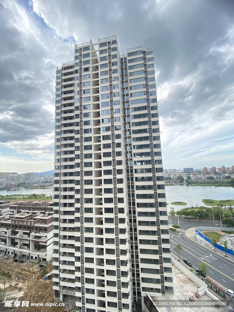 現(xiàn)代高層住宅樓景觀
