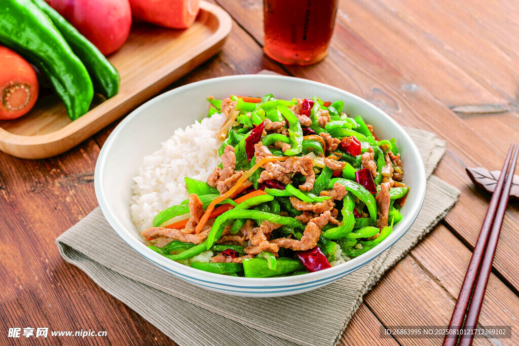青椒肉絲蓋飯