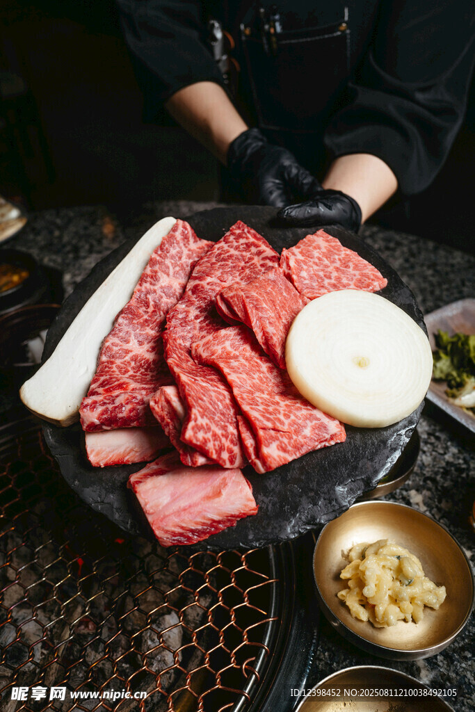 新鮮牛肉食材展示