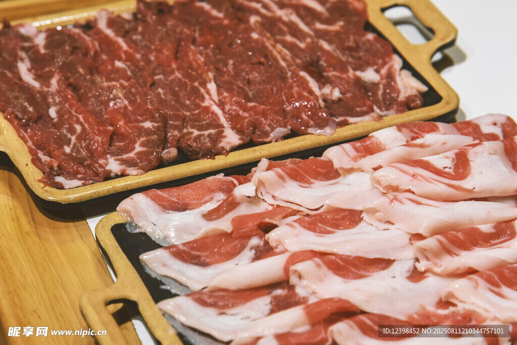 新鮮牛肉與豬肉