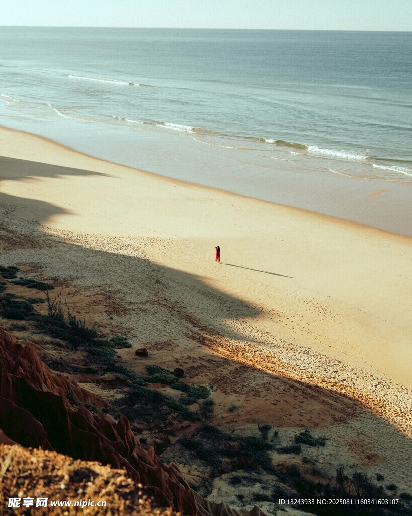 海邊漫步美景