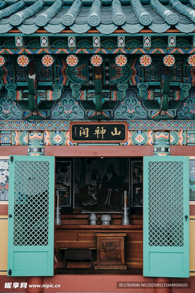 中式傳統(tǒng)建筑內(nèi)景一角