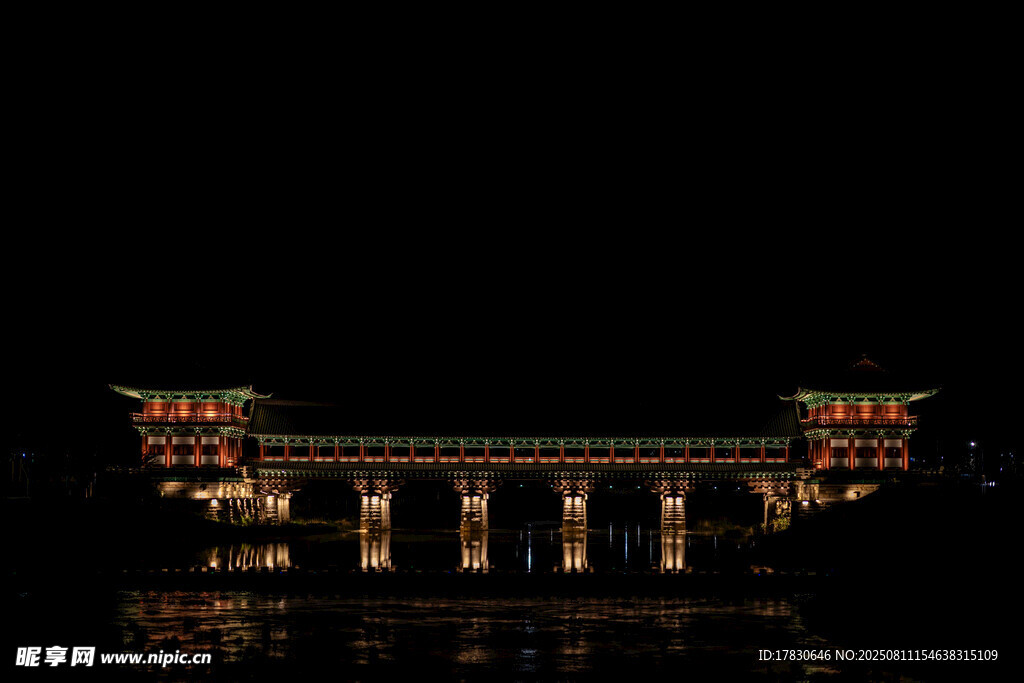 夜晚璀璨古橋夜景
