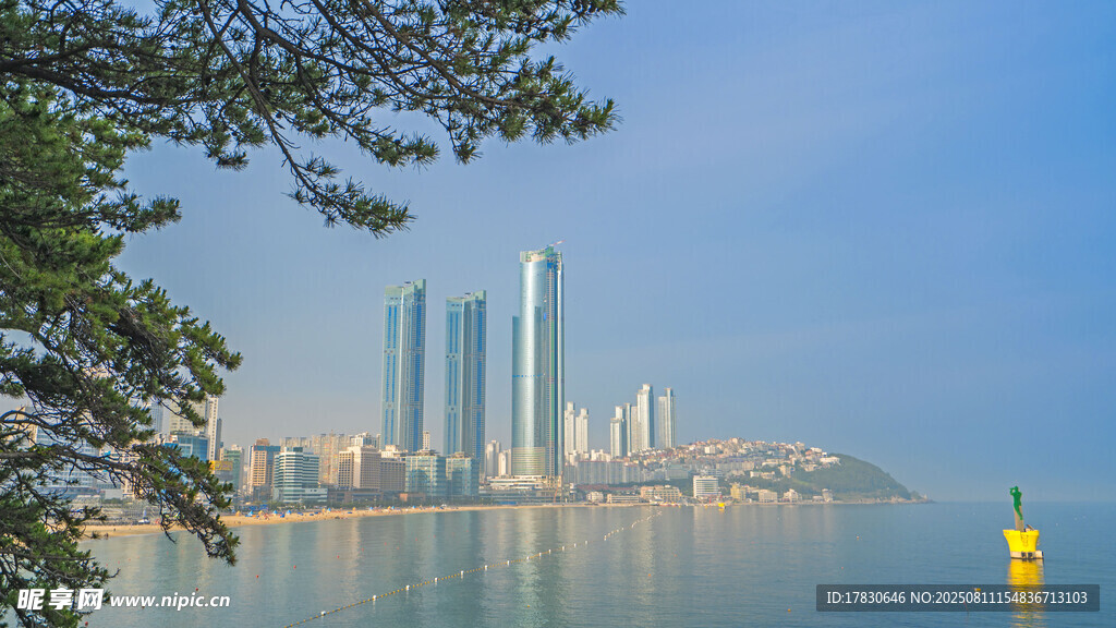 海濱城市現(xiàn)代建筑景觀