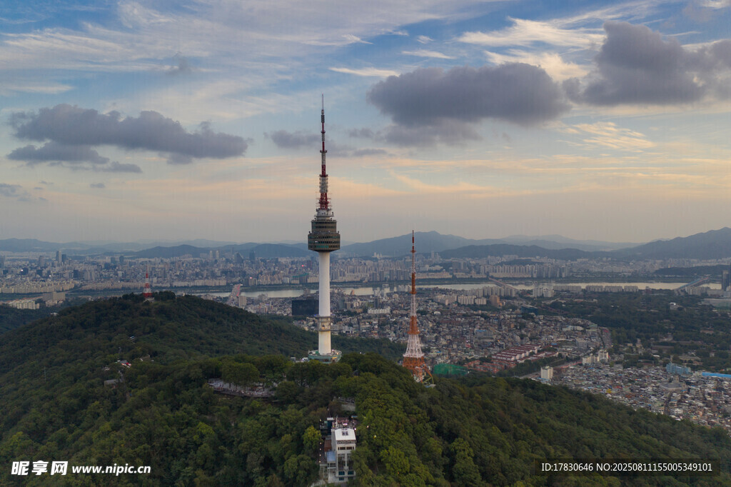 首爾塔俯瞰城市美景