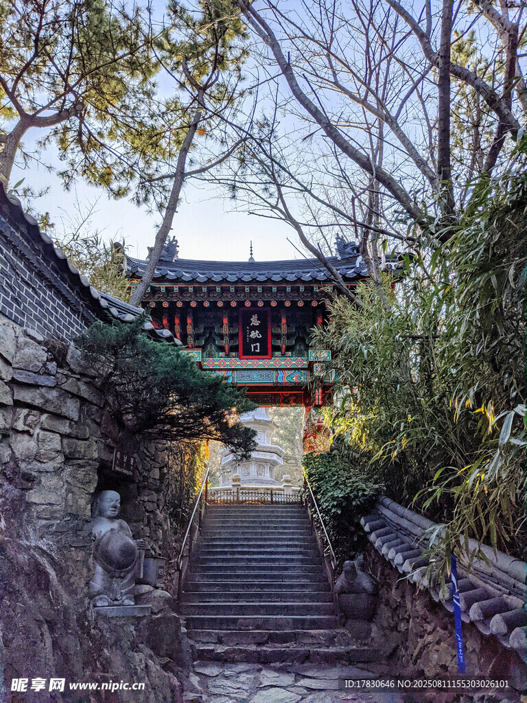 古巷中的中式傳統(tǒng)建筑