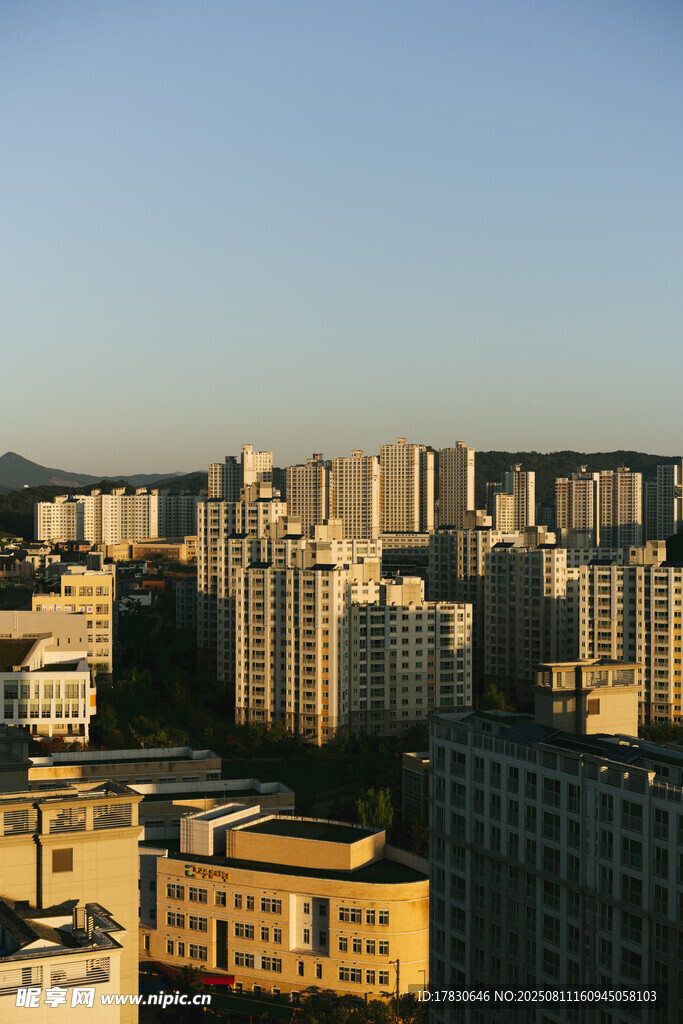 城市建筑群俯瞰景觀