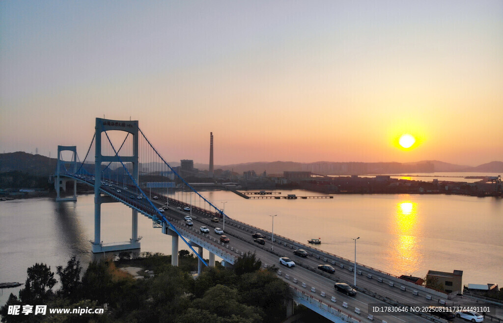 廣東汕頭海灣大橋日落