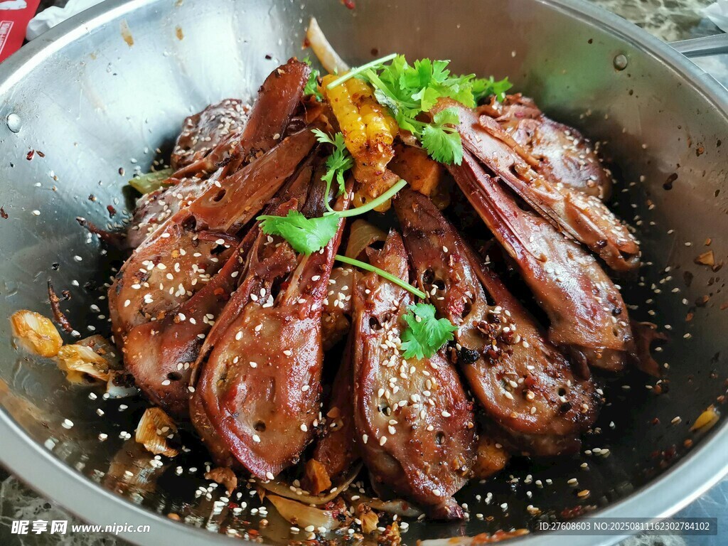 干鍋辣鴨頭