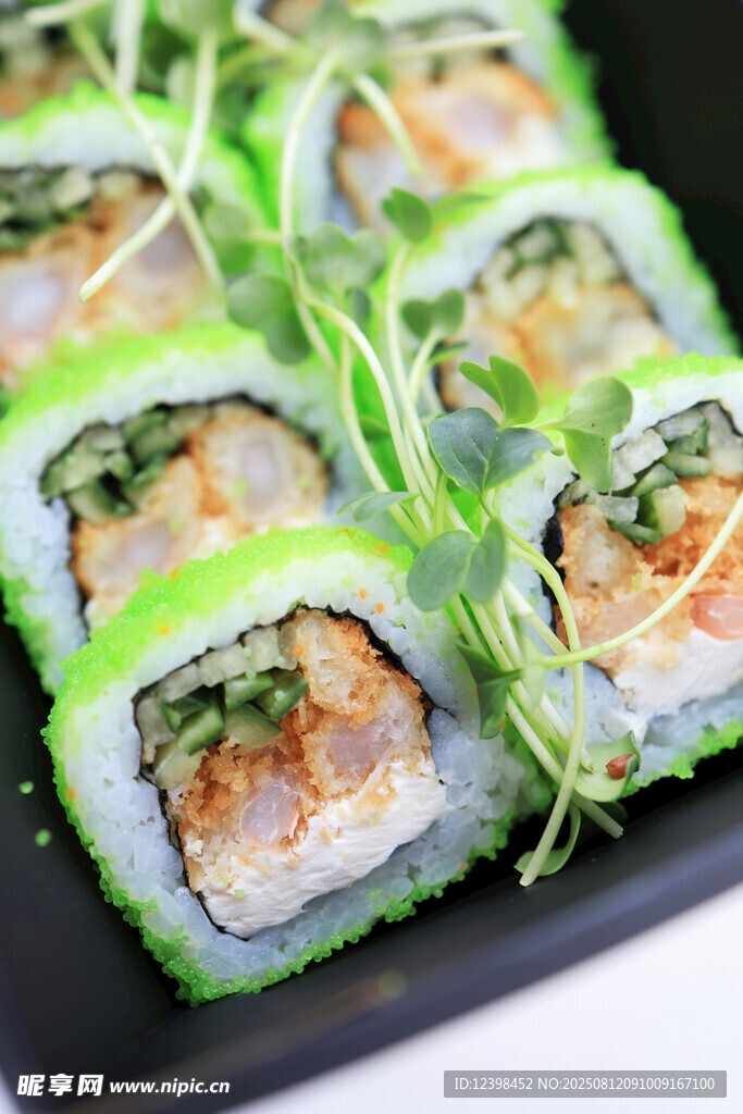 美味蔬菜壽司拼盤