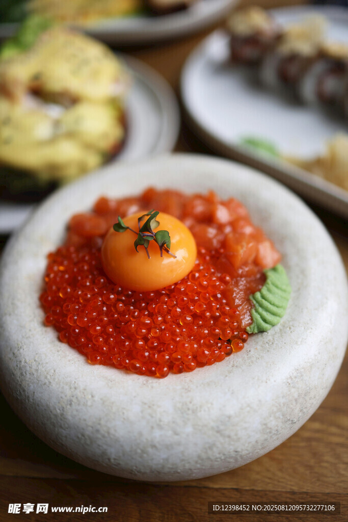 精致魚子醬美食擺盤