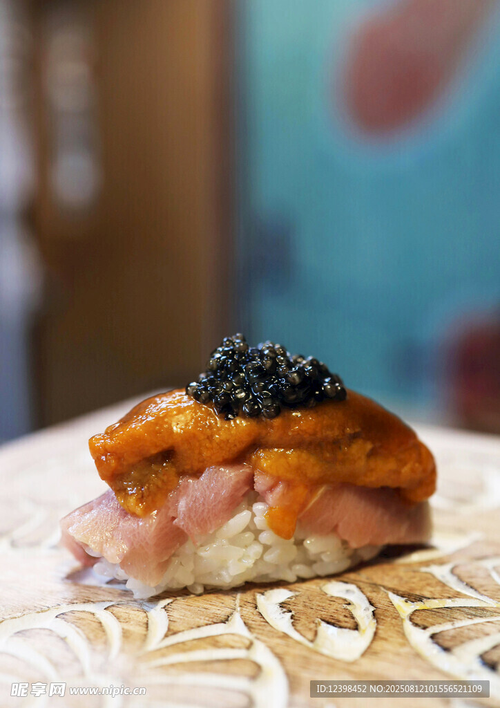 美味魚子醬三文魚壽司