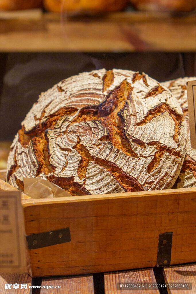 新鮮出爐的特色手工面包