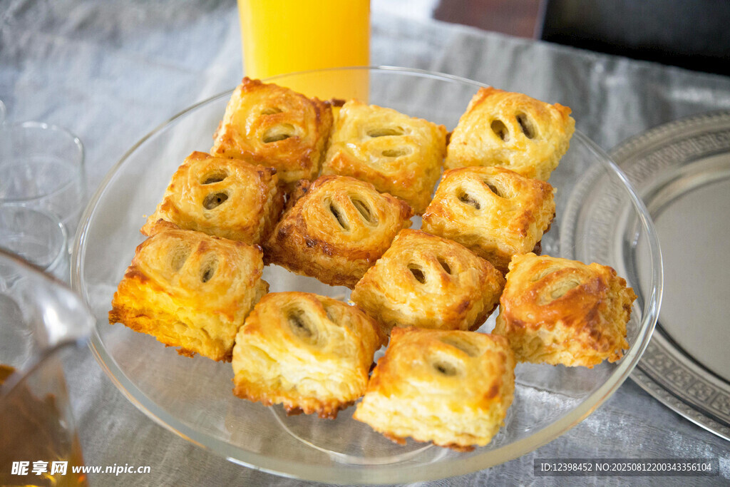 美味糕點(diǎn)拼盤