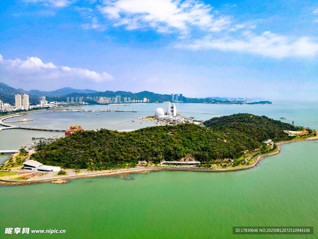 航拍珠海海上野貍島