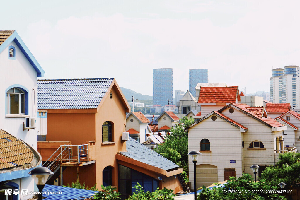 威海城市海岸街景彩色別墅背景