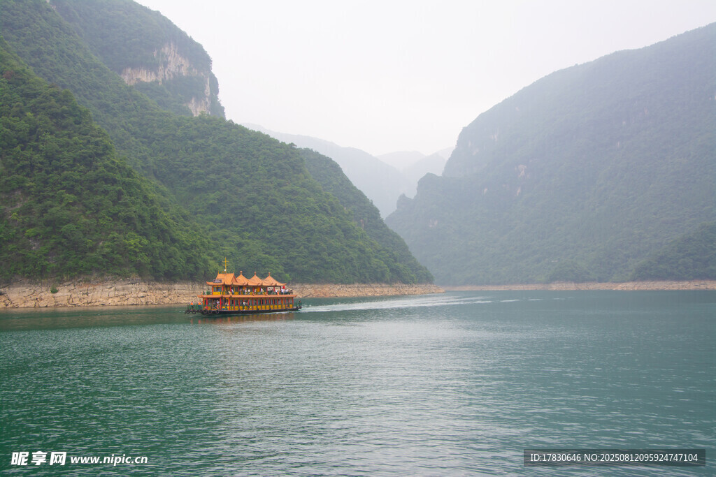 重慶著名旅游景點石寶寨
